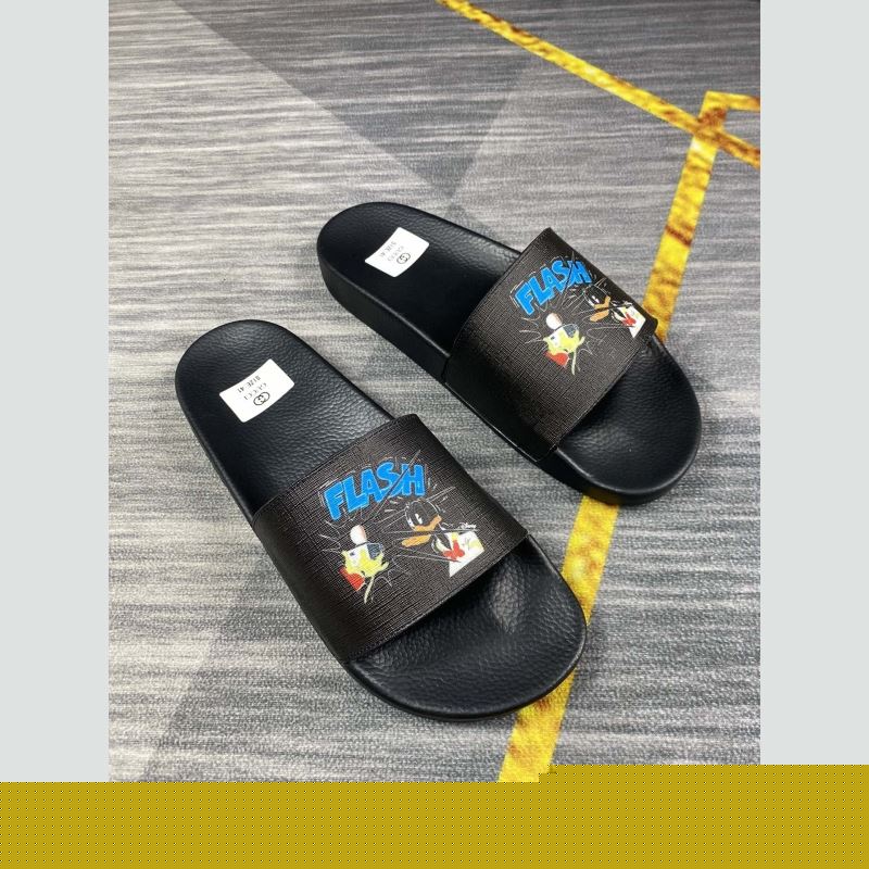G*u*i slippers